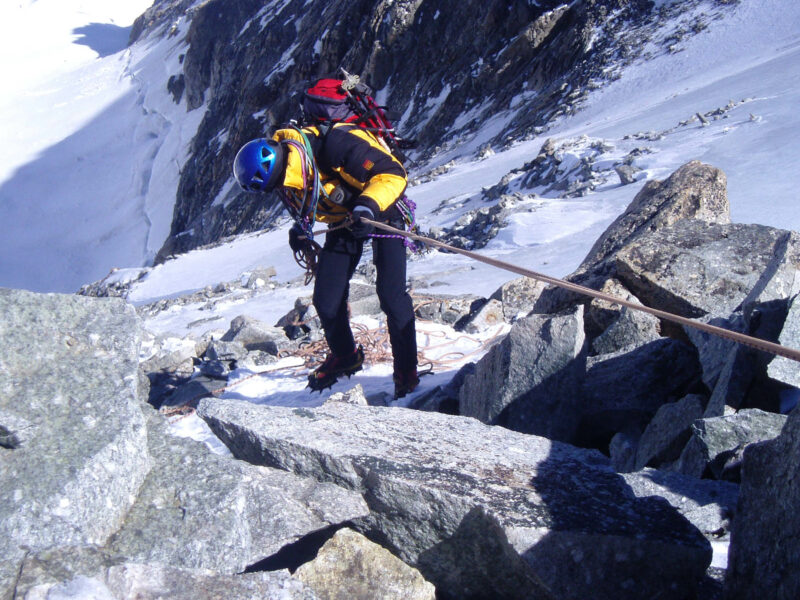 Descente en rappel col des Jorasses